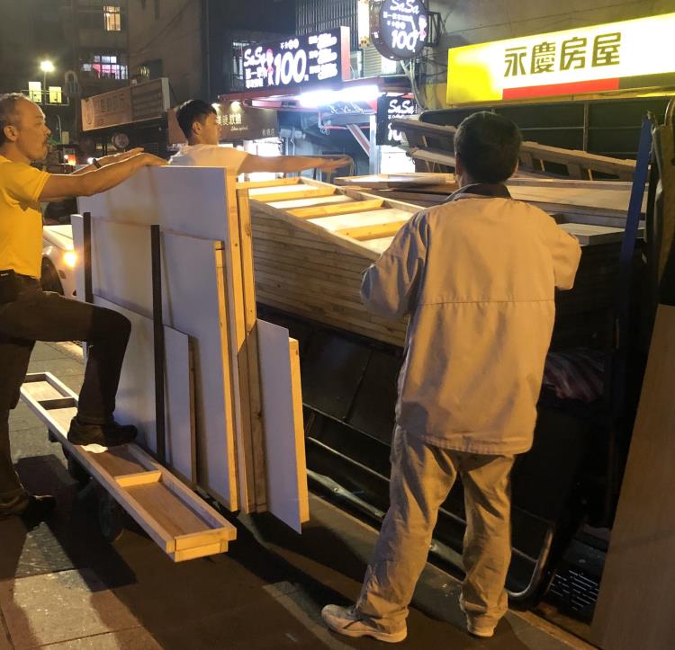 板橋三猿廣場建材運送
